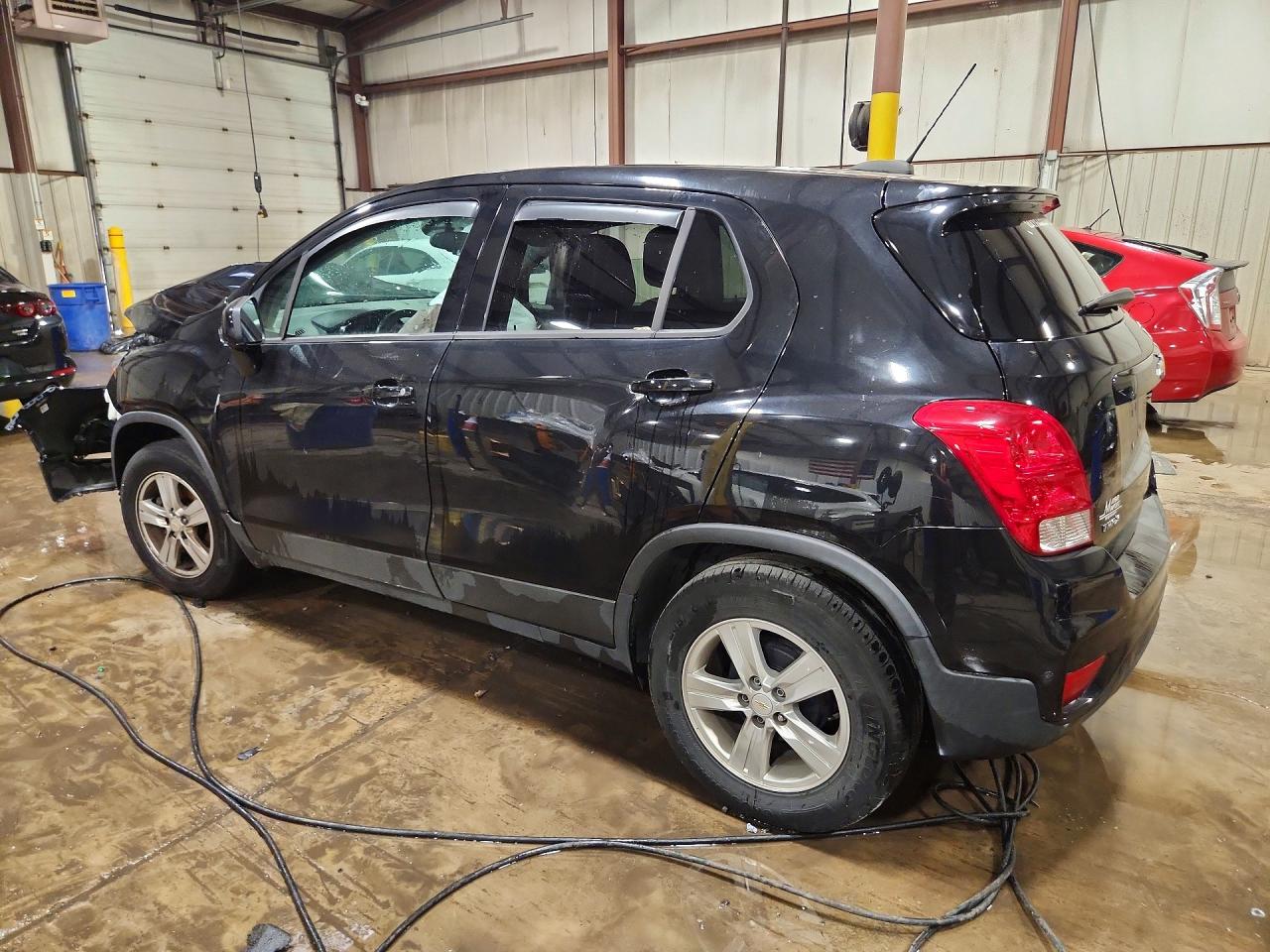KL7CJKSB9LB038479 · 2020 CHEVROLET TRAX · 2/13