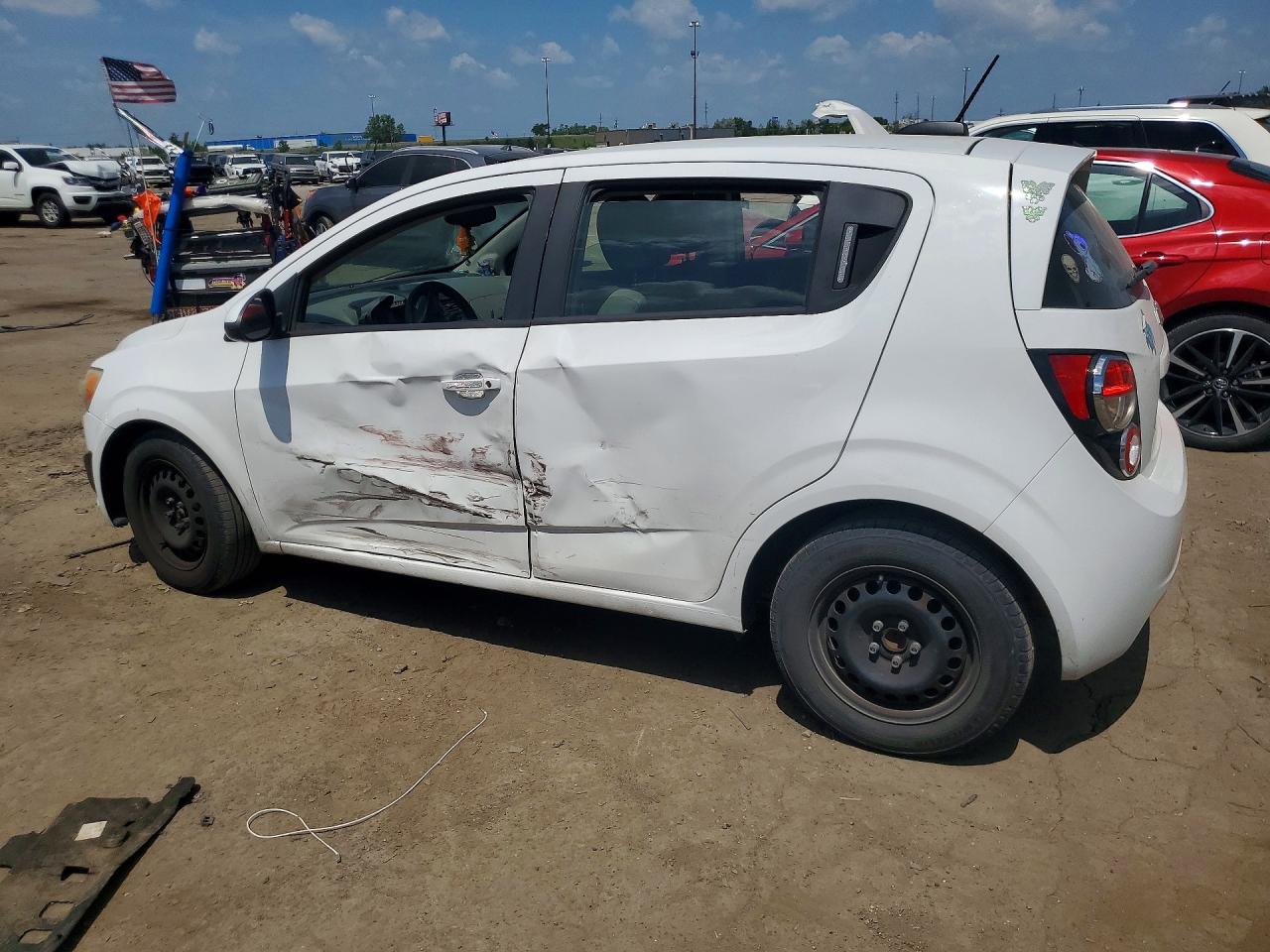 1G1JA6SHXG4118799 · 2016 CHEVROLET SONIC · 2/11