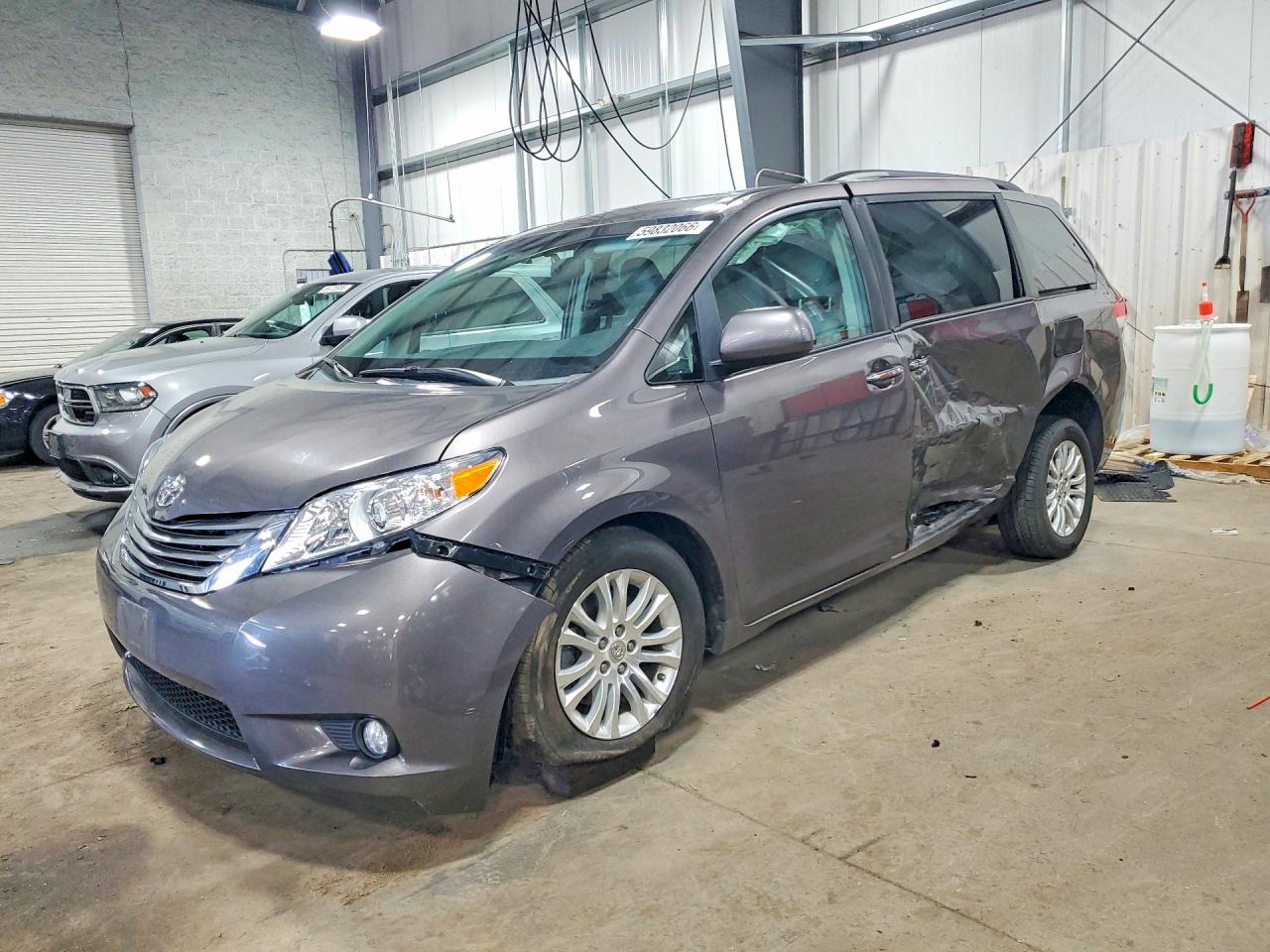 5TDYK3DC9CS227935 · 2012 TOYOTA SIENNA
