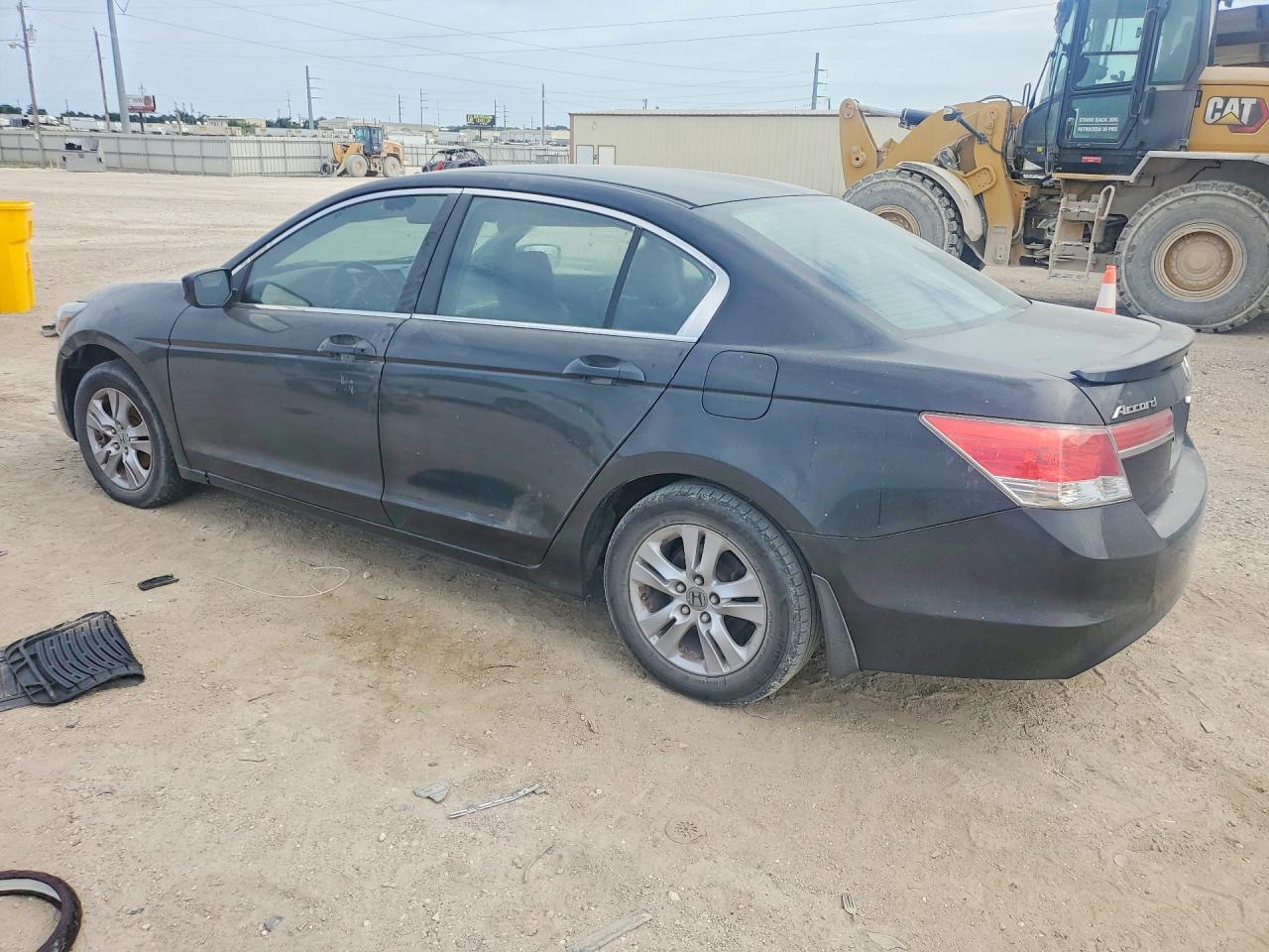 1HGCP2F61BA134448 · 2011 HONDA ACCORD · 2/12