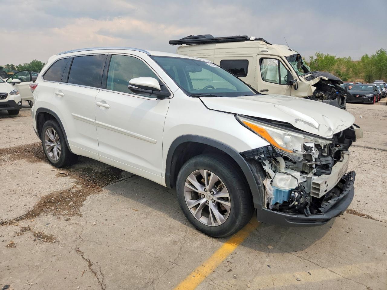 5TDKKRFH8FS113284 · 2015 TOYOTA HIGHLANDER · 4/13