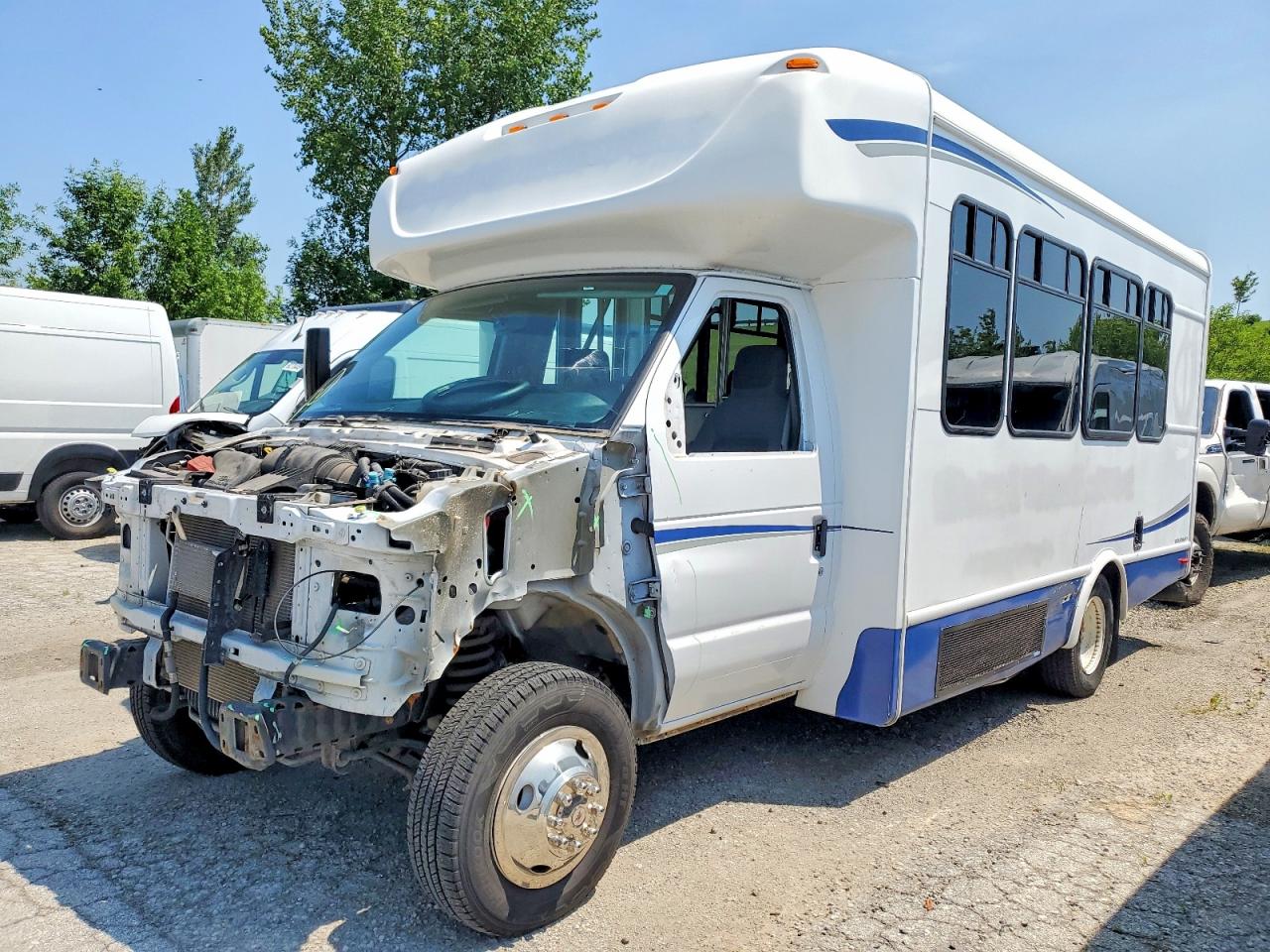 1FDWE3FS0JDC02722 · 2018 FORD ECONOLINE · 2/10