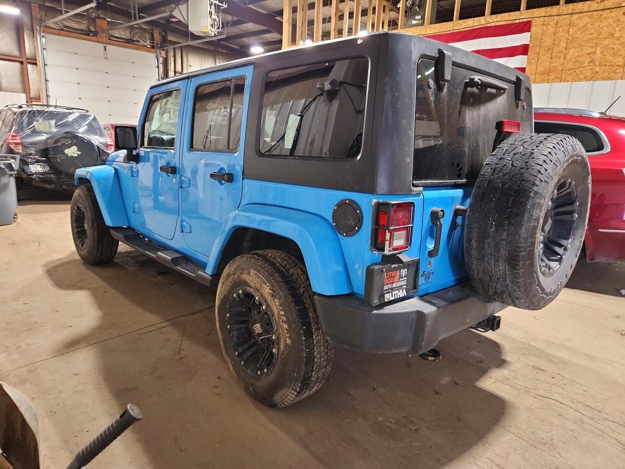 1C4BJWEGXHL640161 · 2017 JEEP WRANGLER UNLIMITED · 2/13