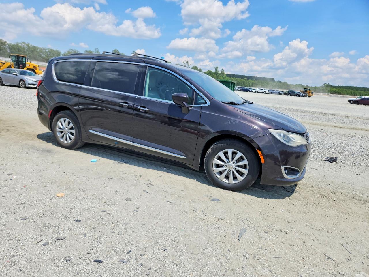 2C4RC1BG4HR543321 · 2017 CHRYSLER PACIFICA · 4/13