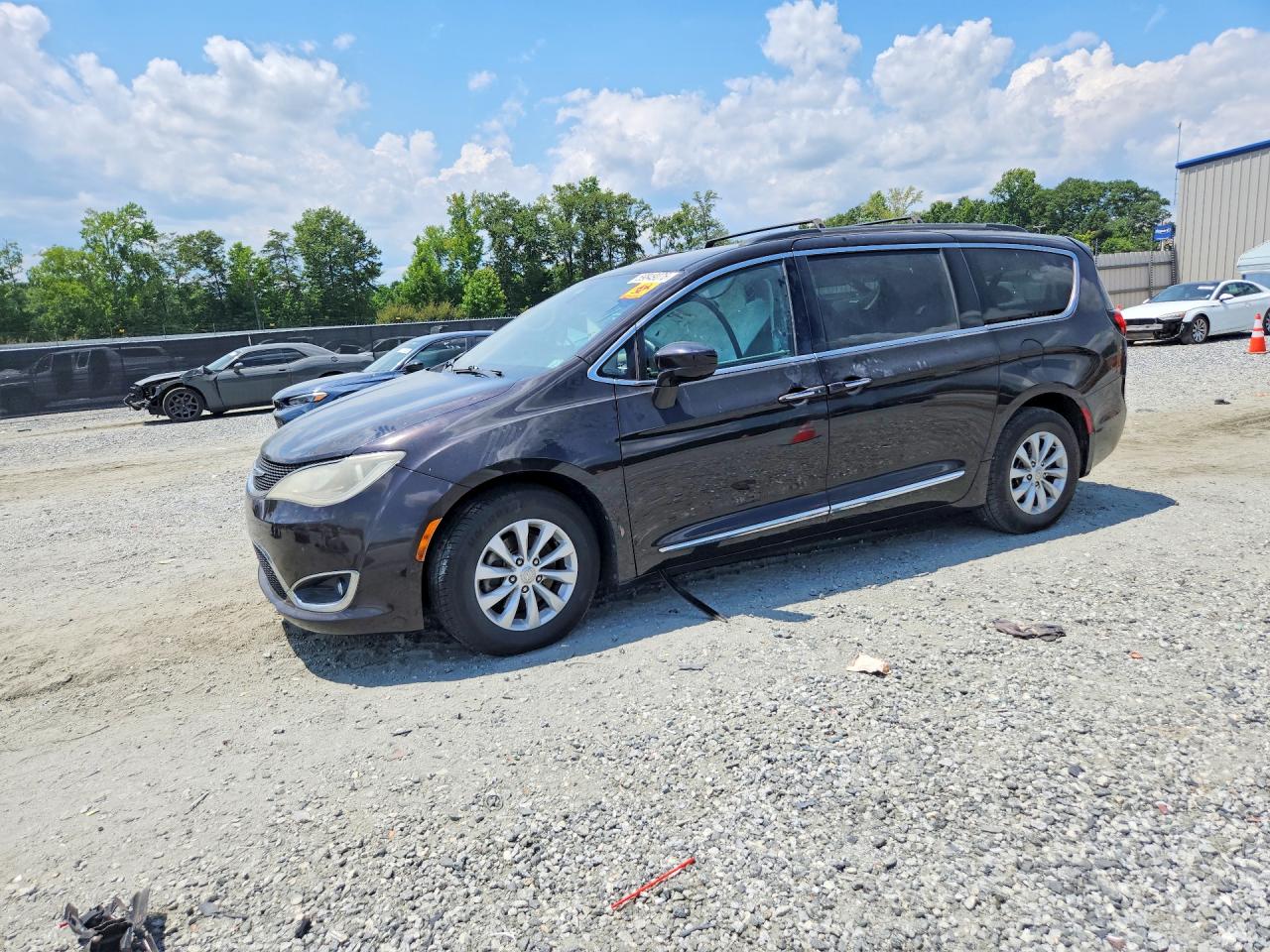 2C4RC1BG4HR543321 · 2017 CHRYSLER PACIFICA