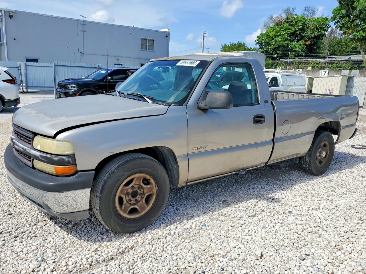 1GCEC14W1YE156063 · 2000 CHEVROLET SILVERADO