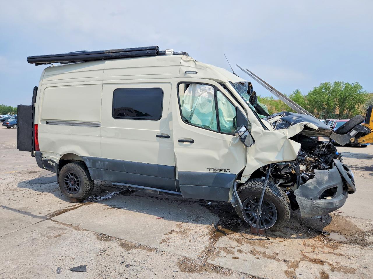 W1W4NBVY0RT177399 · 2024 MERCEDES-BENZ SPRINTER · 4/13