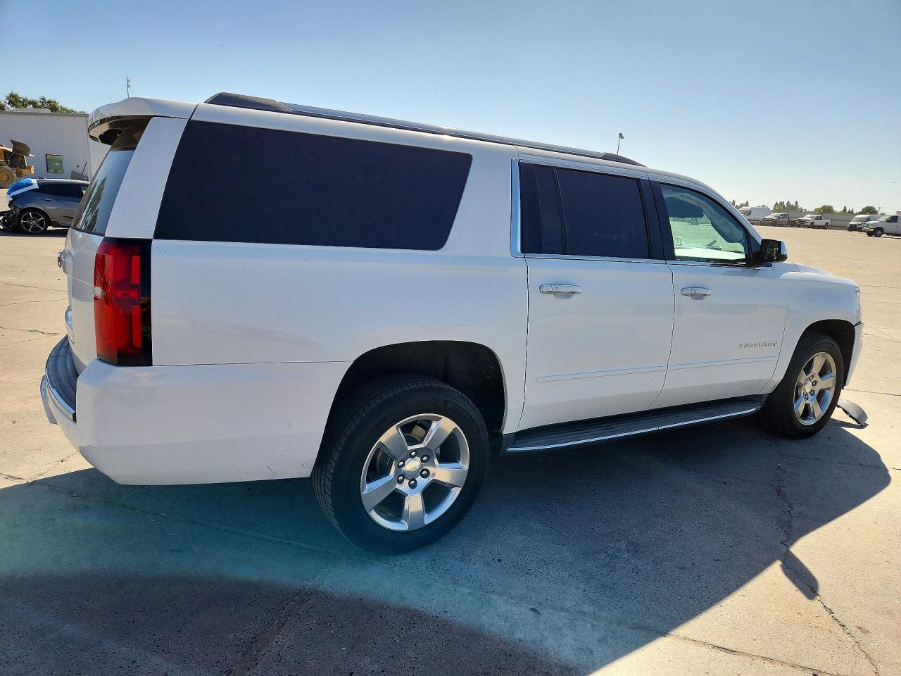 1GNSCJKC0JR103453 · 2018 CHEVROLET SUBURBAN · 3/13