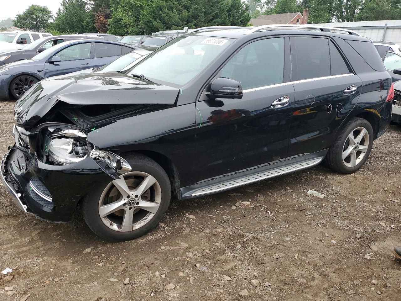 4JGDA5HB3JB158853 · 2018 MERCEDES-BENZ GLE