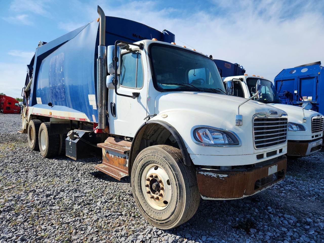 1FVHCYCY2FHGK2319 · 2015 FREIGHTLINER M2 · 4/13