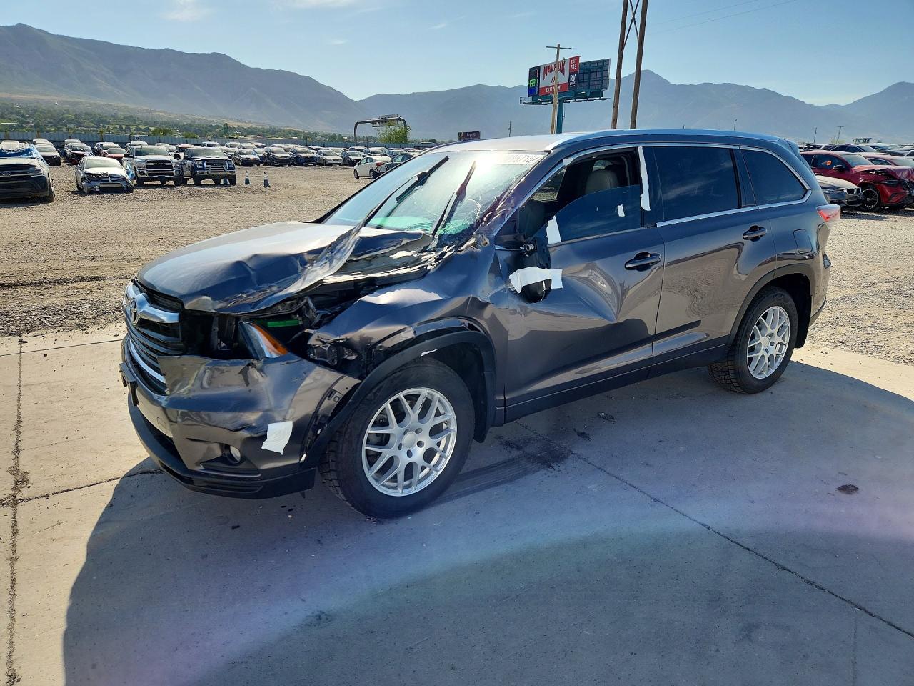 5TDJKRFH2GS343139 · 2016 TOYOTA HIGHLANDER