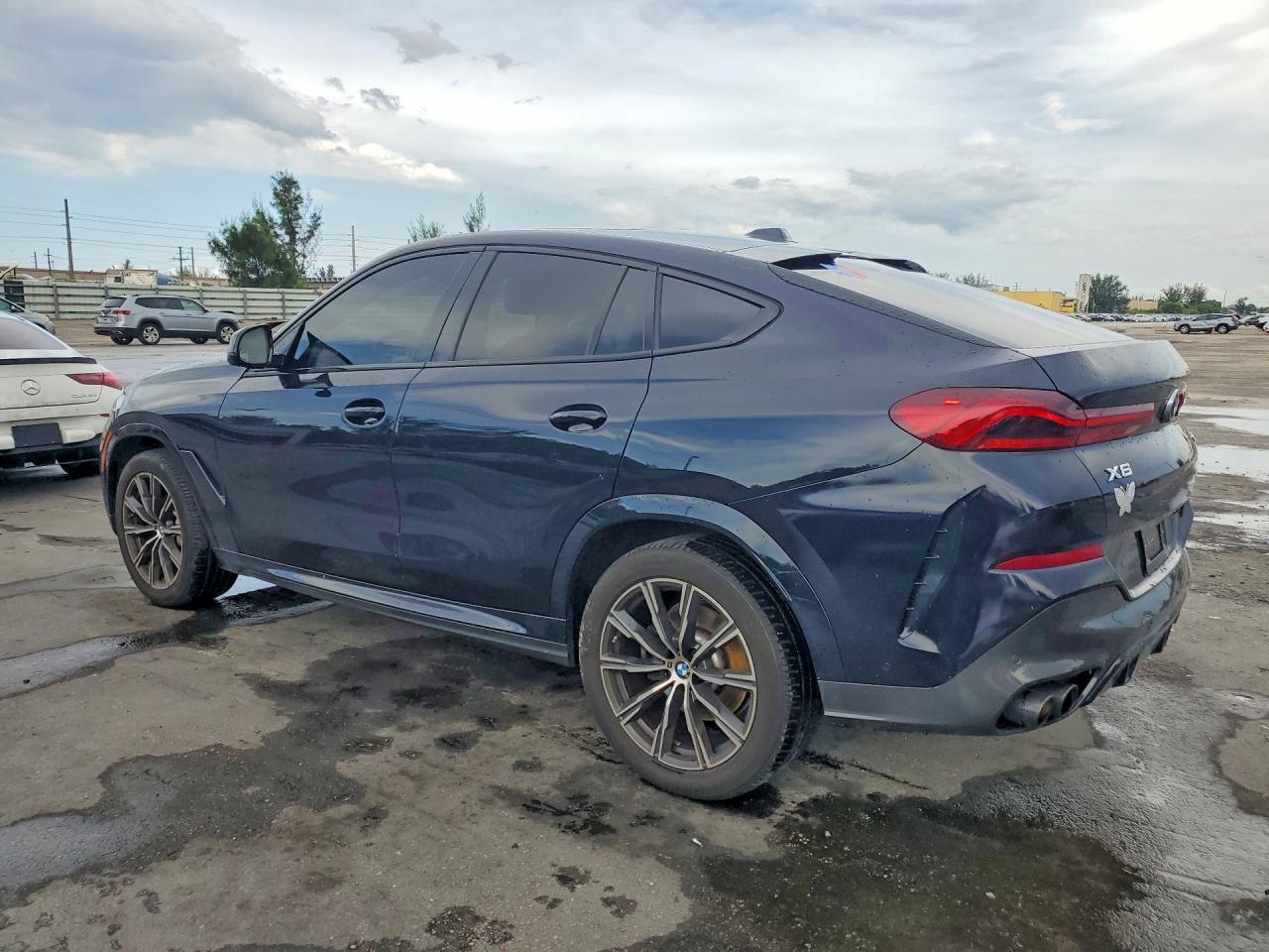 5UX33EX08R9V08764 · 2024 BMW X6 · 2/12