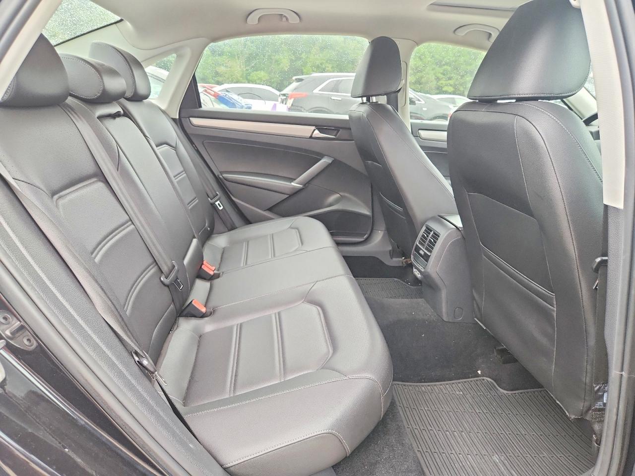 1VWSA7A3XMC015548 · 2021 VOLKSWAGEN PASSAT · 10/12