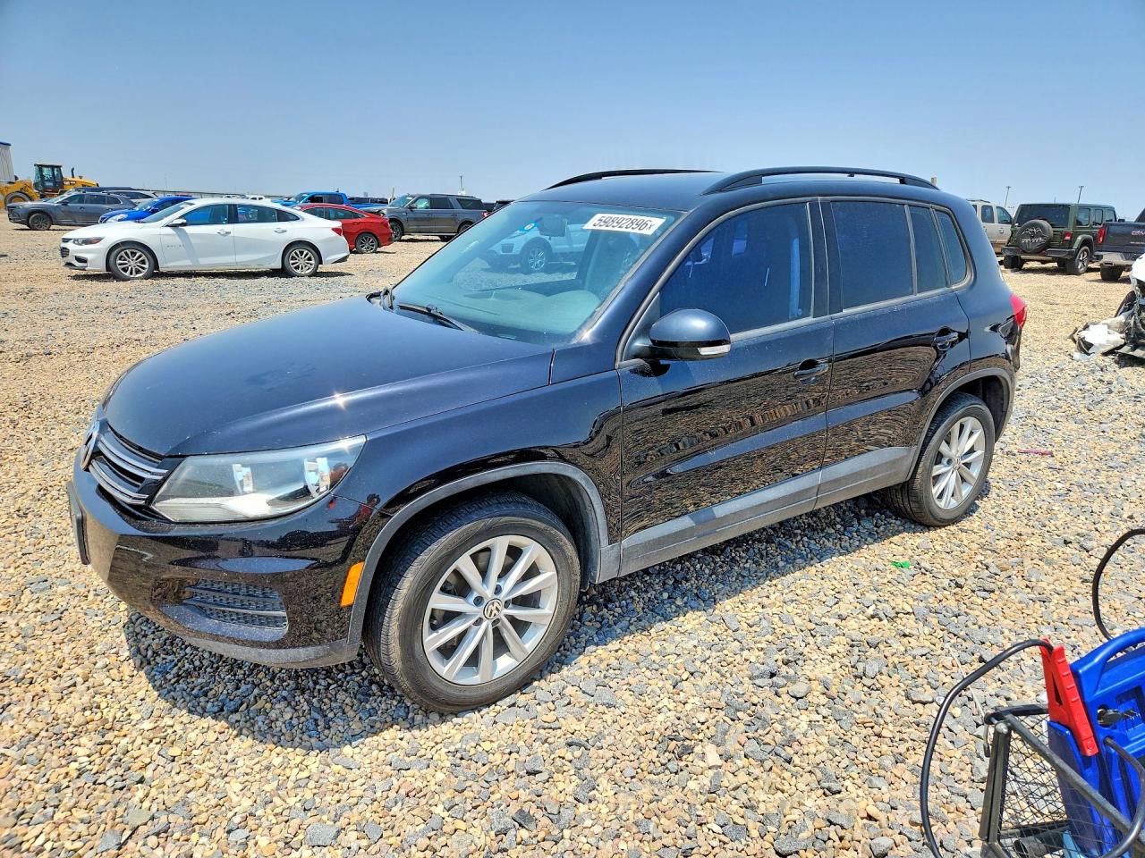 WVGBV7AX0HK054845 · 2017 VOLKSWAGEN TIGUAN