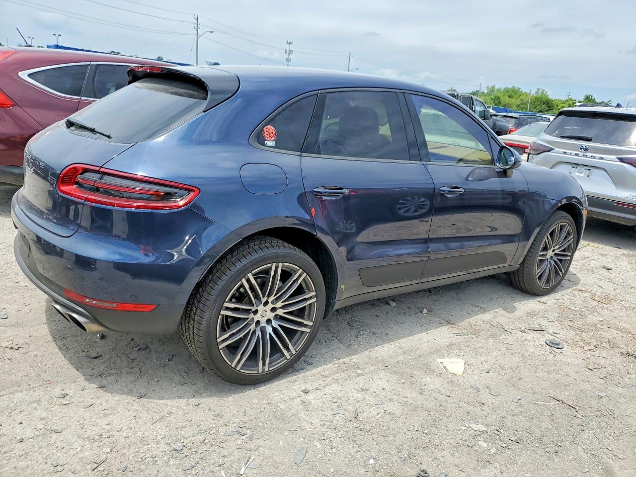 WP1AB2A52FLB52324 · 2015 PORSCHE MACAN · 3/14