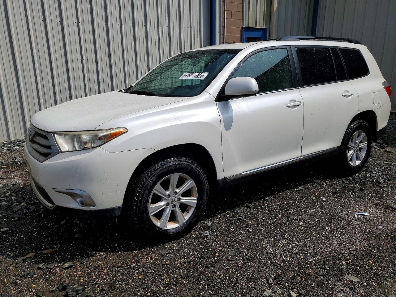 5TDBK3EH2BS057108 · 2011 TOYOTA HIGHLANDER