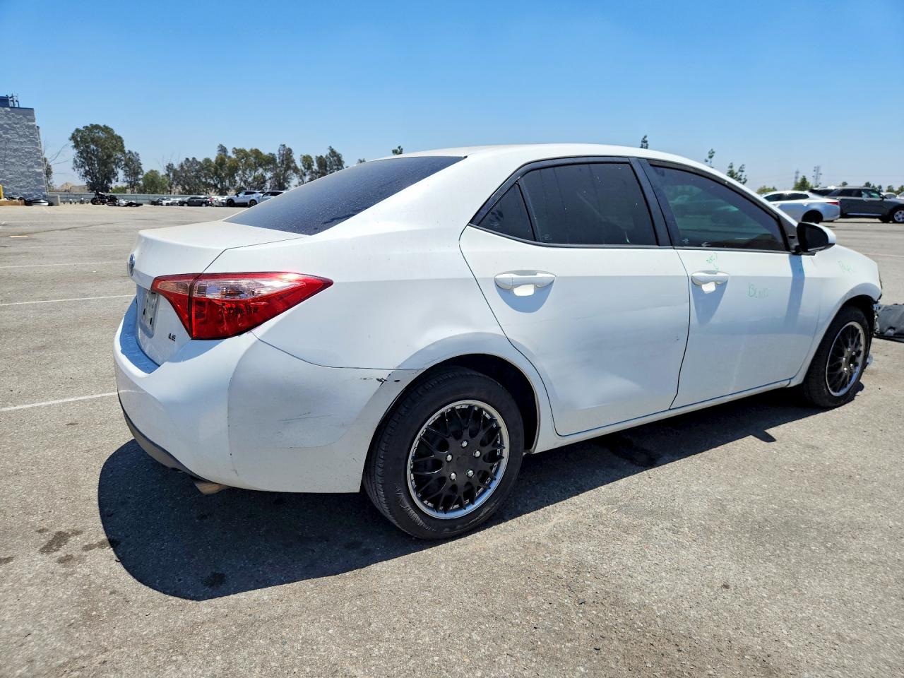 2T1BURHE2JC972014 · 2018 TOYOTA COROLLA · 3/13