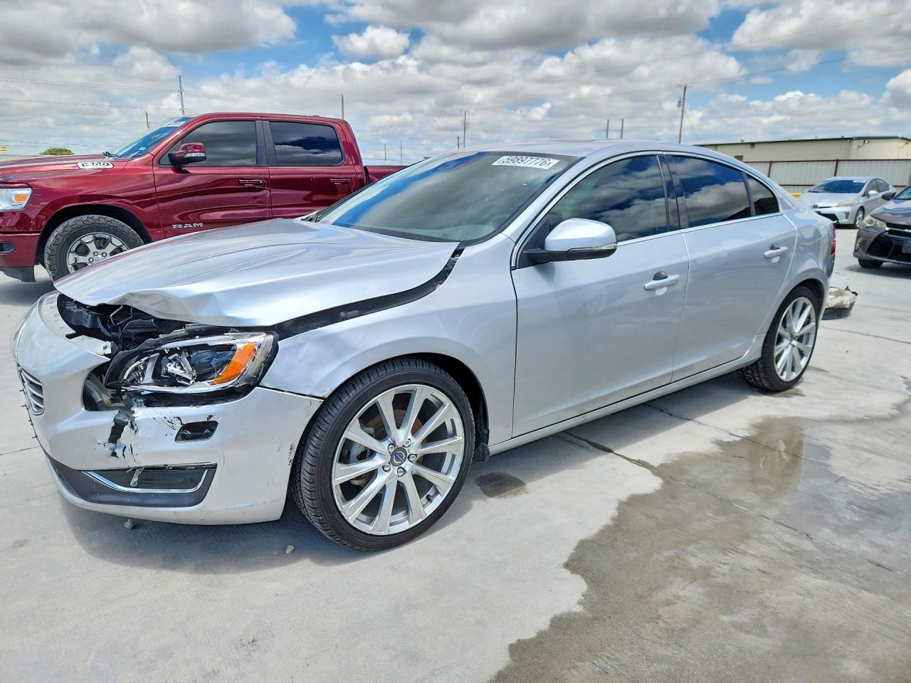 2017 VOLVO S60