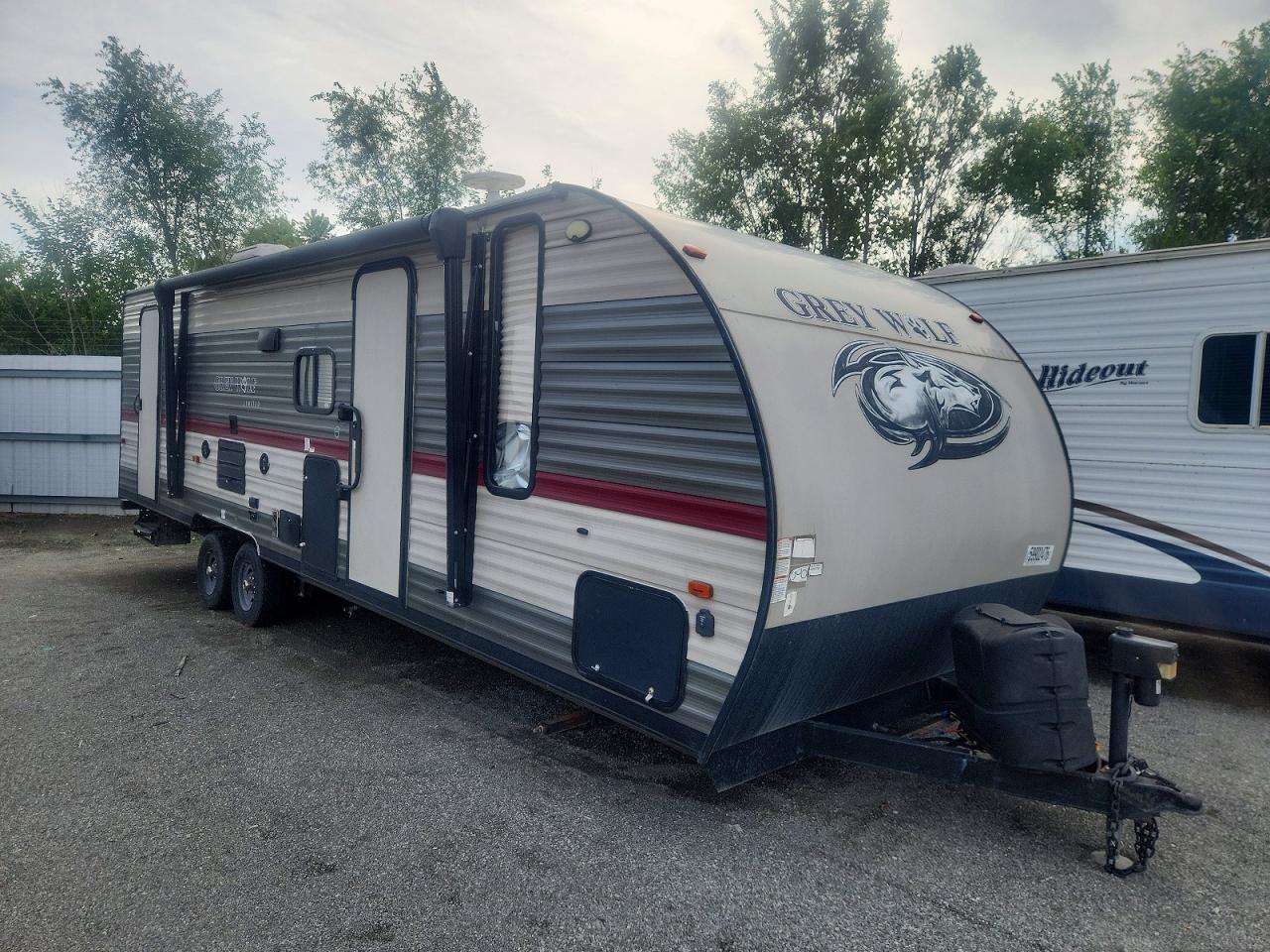 2019 FOREST RIVER GREY WOLF