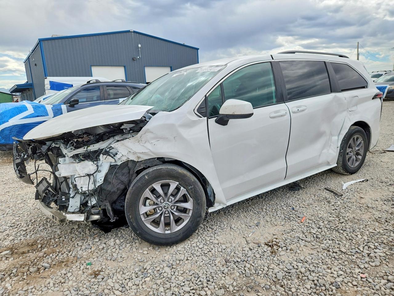 5TDKSKFC7SS165477 · 2025 TOYOTA SIENNA