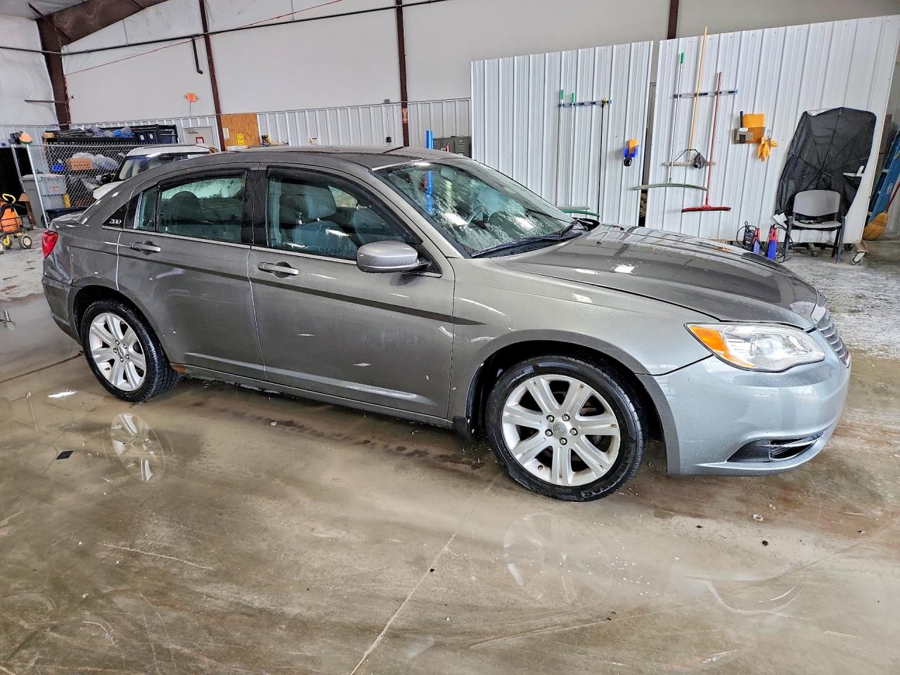 1C3CCBAB4DN669210 · 2013 CHRYSLER 200 · 4/12