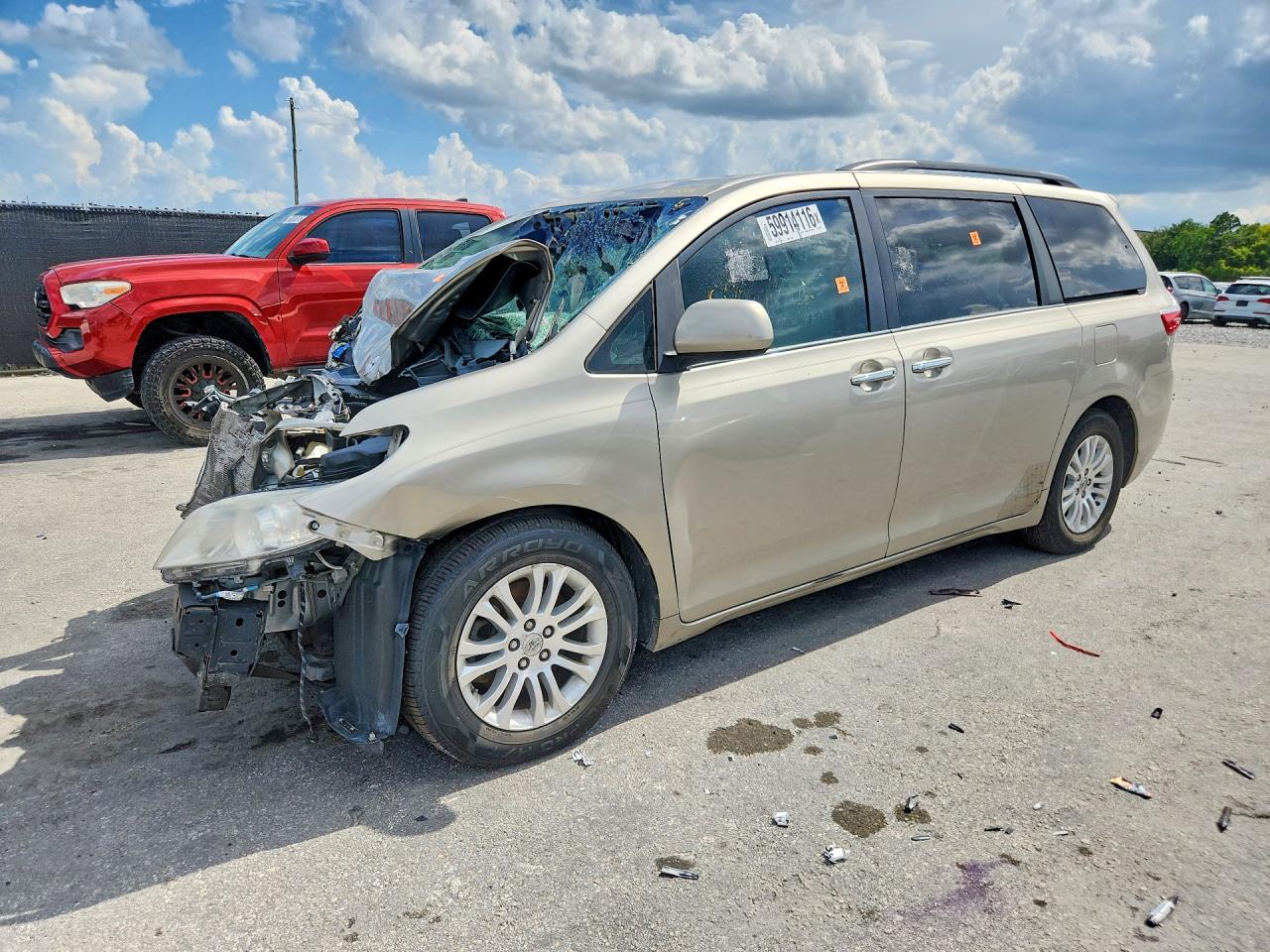 5TDYK3DC9FS662099 · 2015 TOYOTA SIENNA