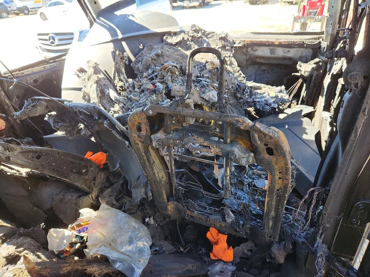 1C4HJXDNXKW588794 · 2019 JEEP WRANGLER UNLIMITED · 8/12