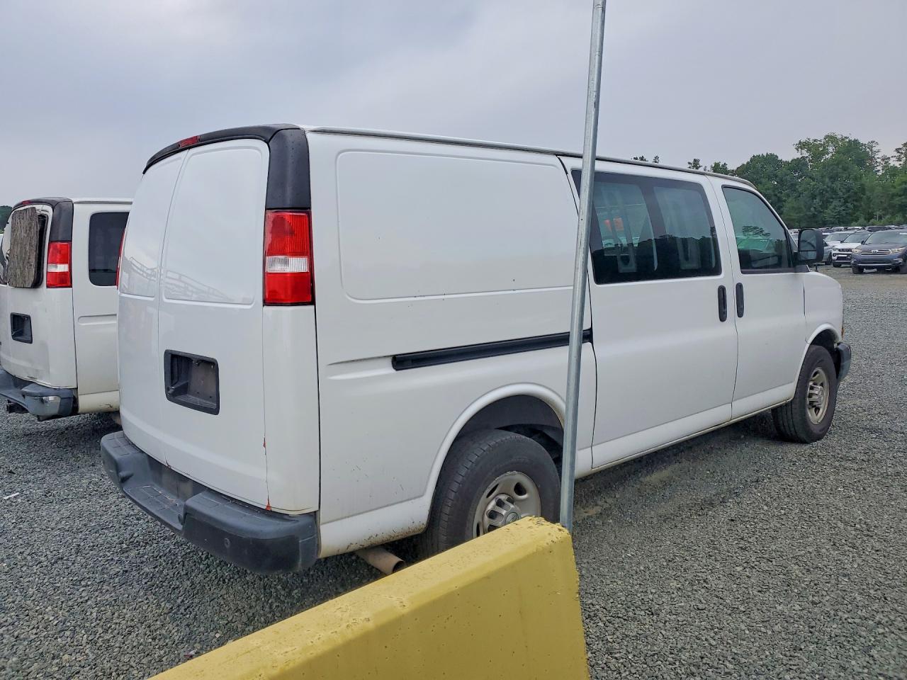 1GCWGAFP3M1228090 · 2021 CHEVROLET EXPRESS G2500 · 3/13