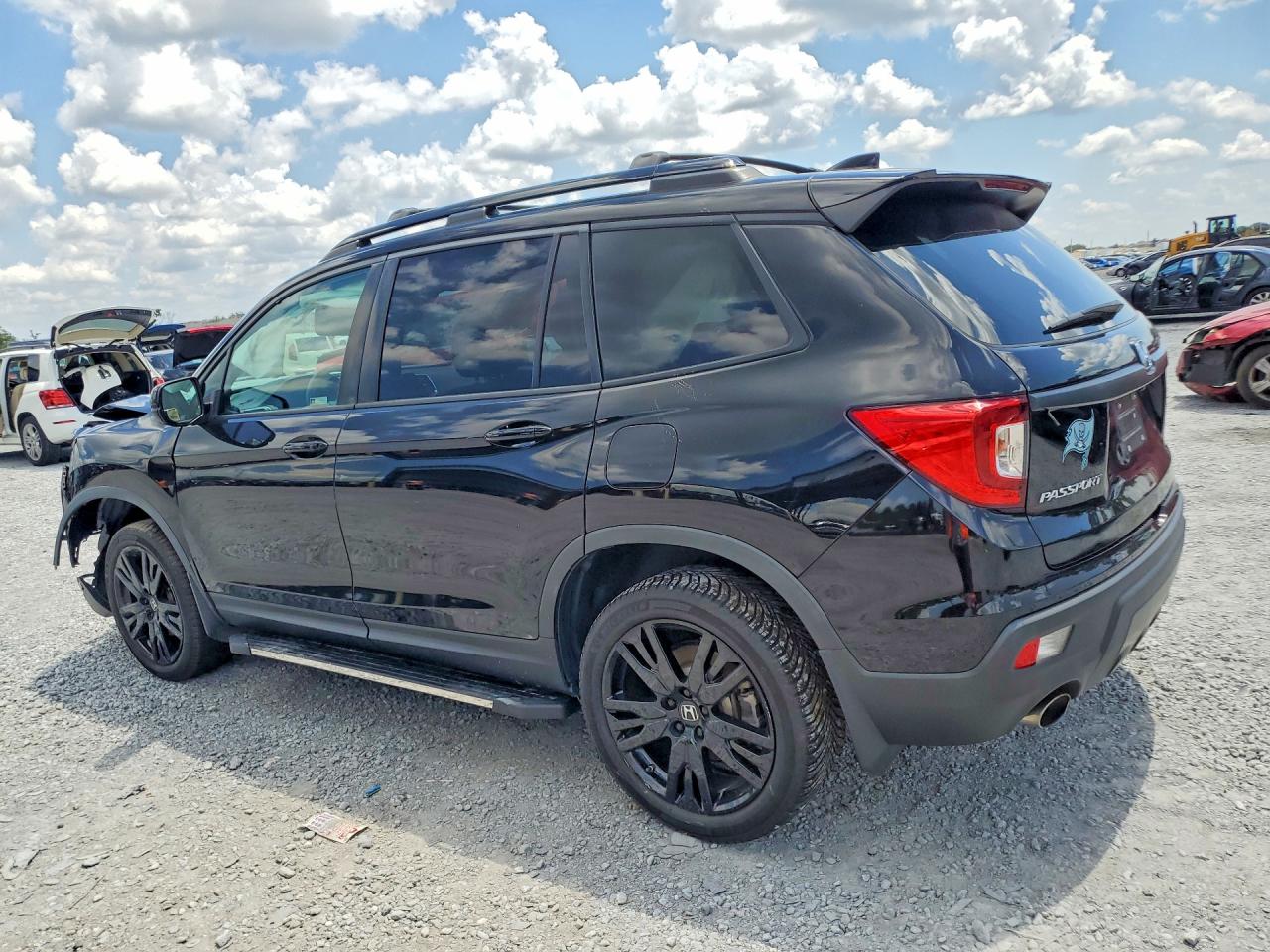 5FNYF8H22MB004922 · 2021 HONDA PASSPORT · 2/13