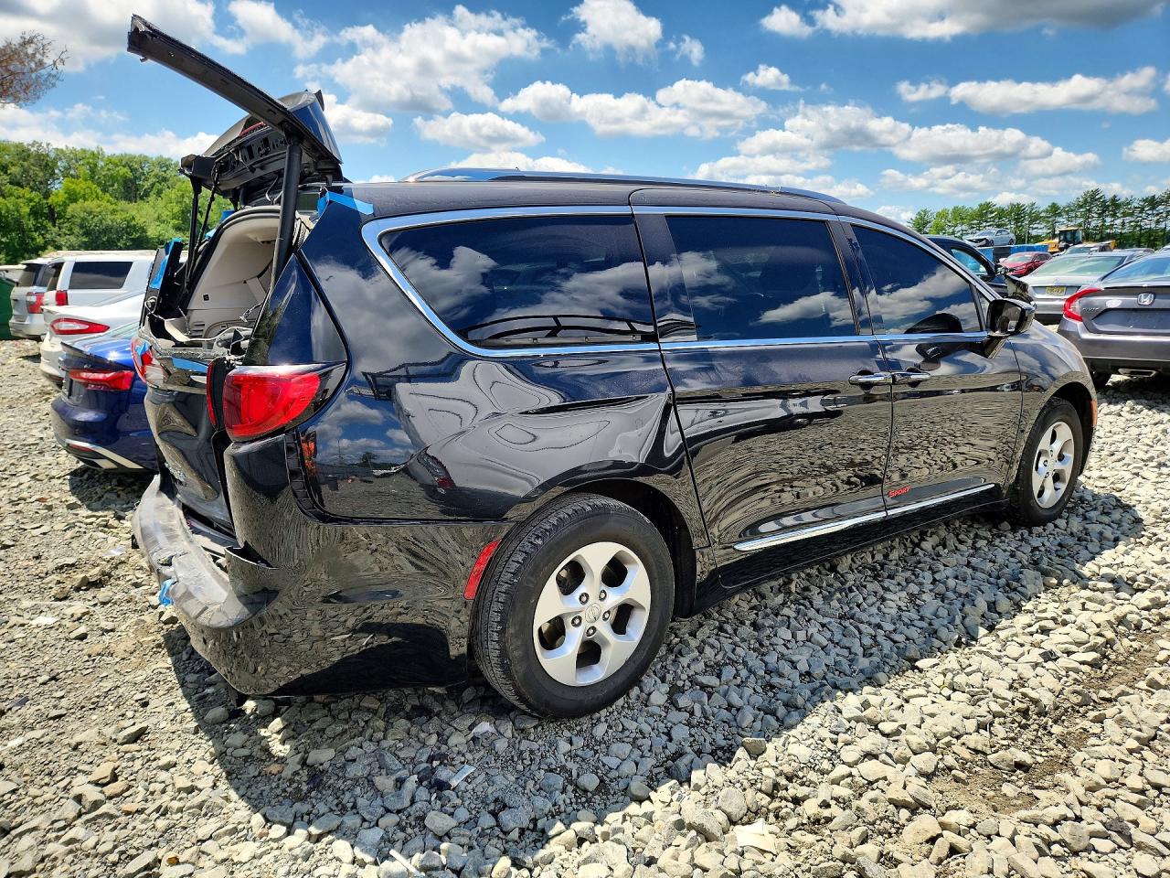 2C4RC1EG9HR778020 · 2017 CHRYSLER PACIFICA · 3/13