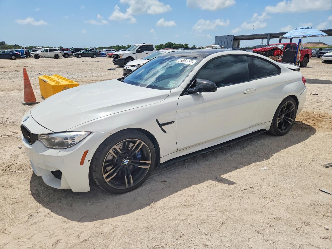 WBS3R9C50FK333707 · 2015 BMW M4