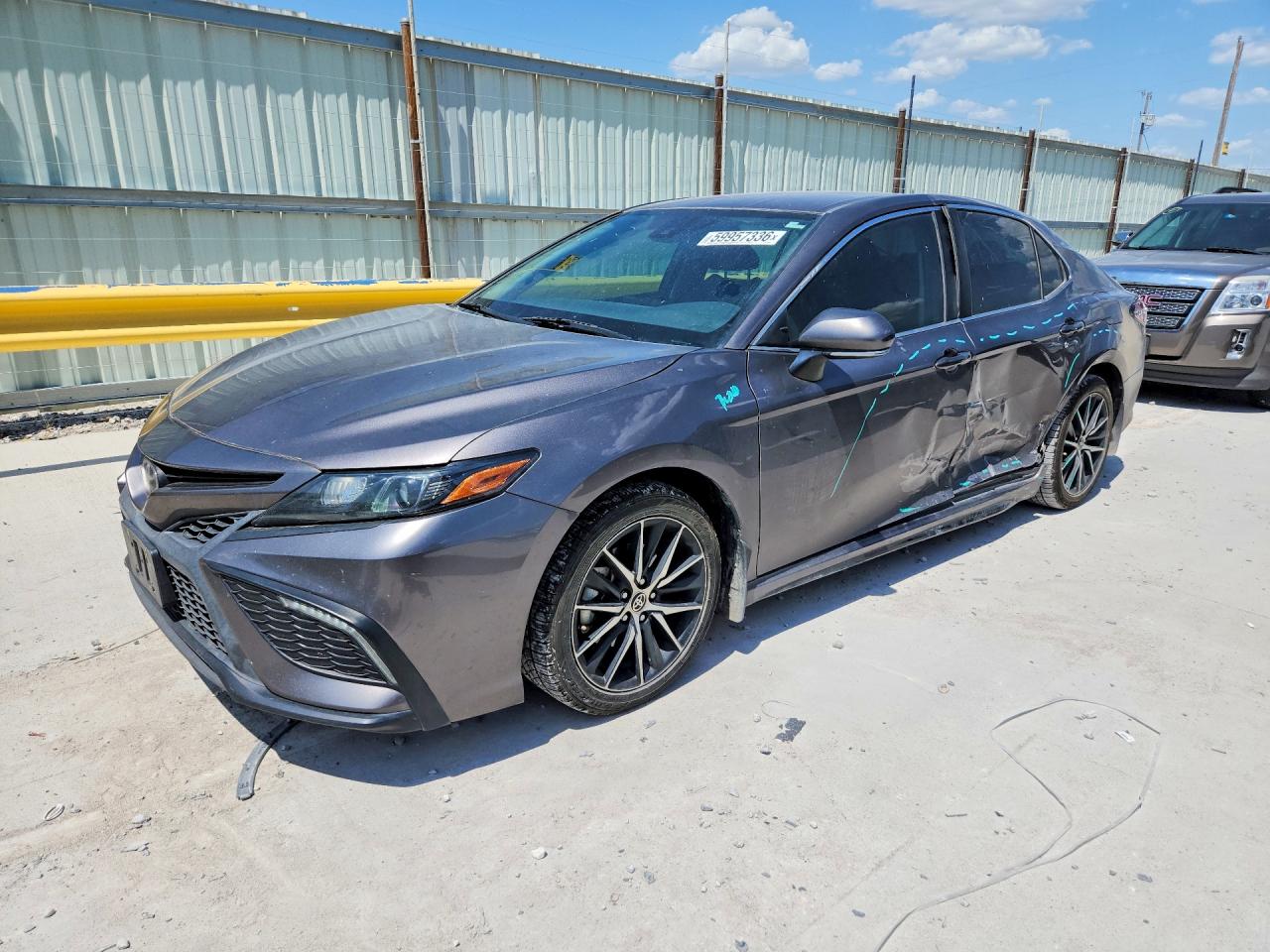 4T1G11AK3NU638577 · 2022 TOYOTA CAMRY