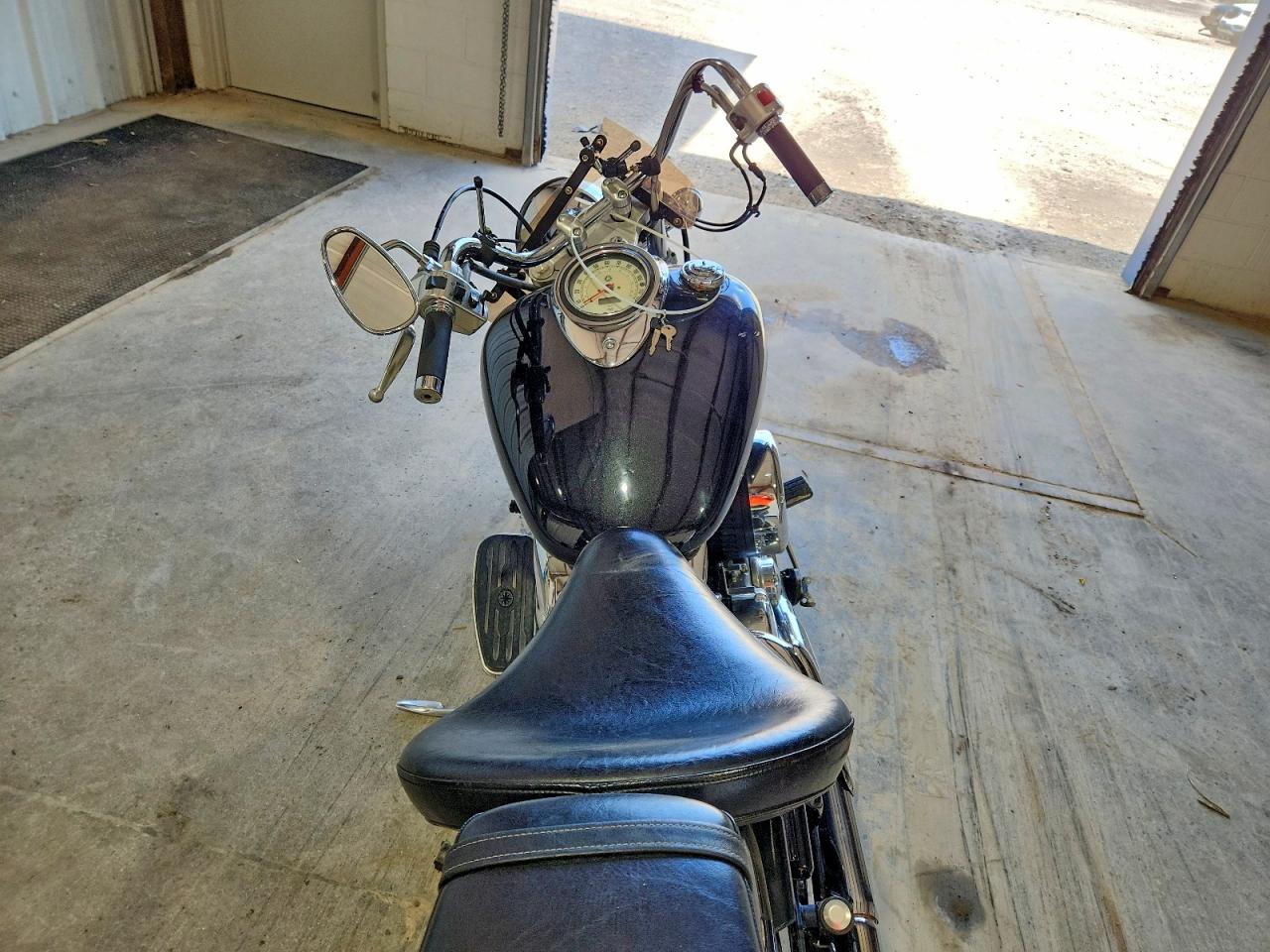 JYAVP11E01A015574 · 2001 YAMAHA XVS1100 · 6/9