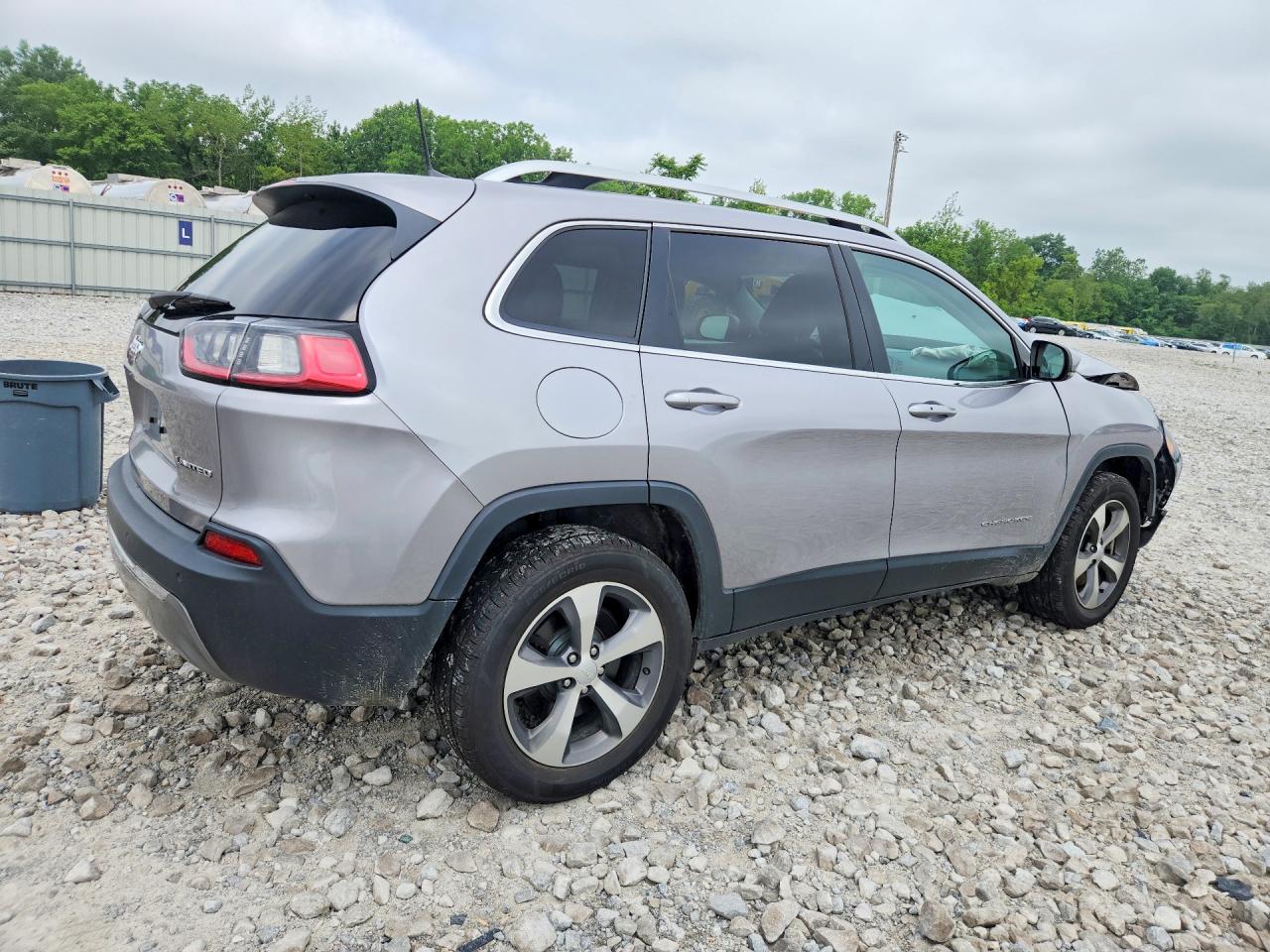 1C4PJMDX5LD616946 · 2020 JEEP CHEROKEE · 3/13