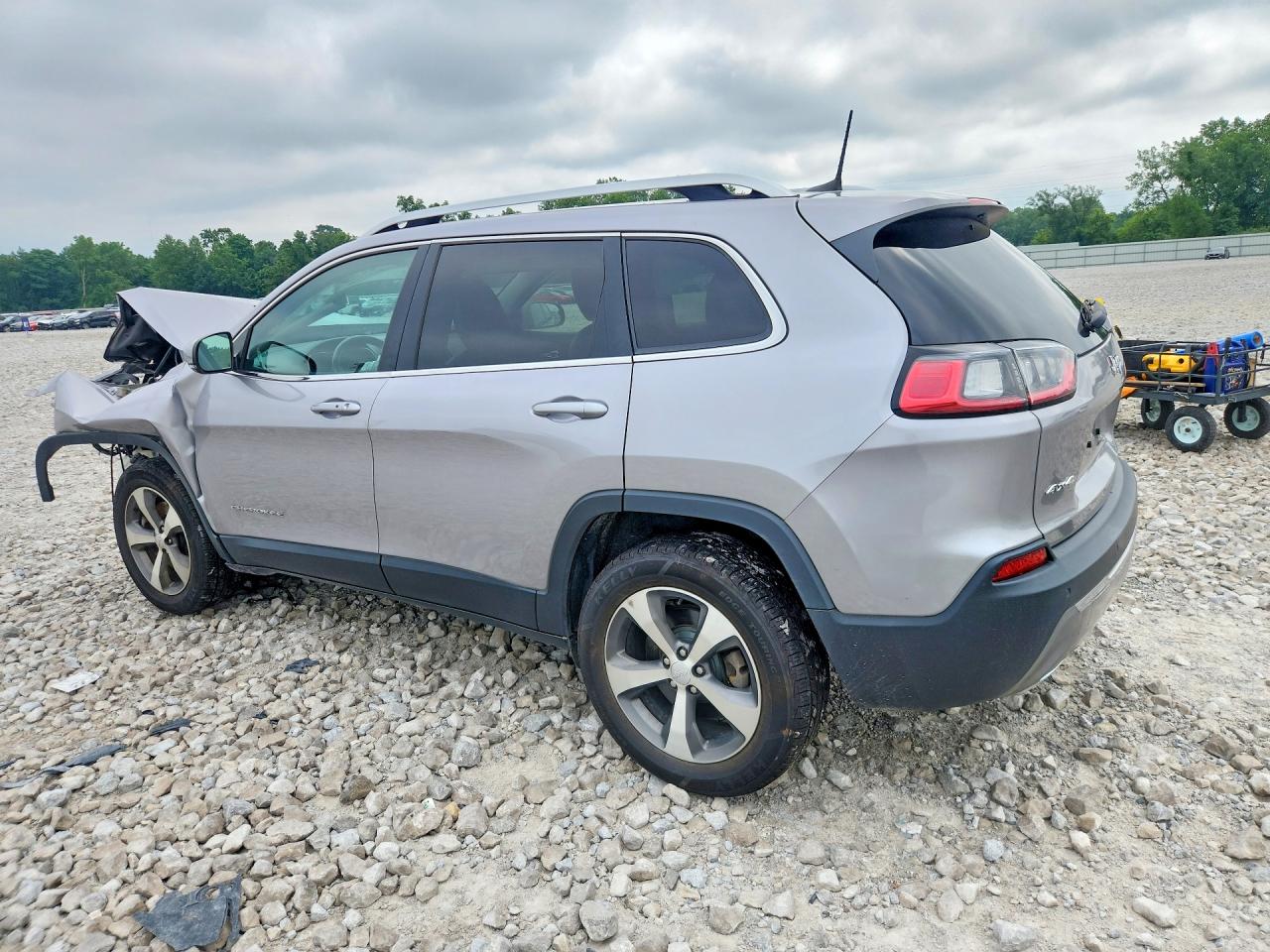1C4PJMDX5LD616946 · 2020 JEEP CHEROKEE · 2/13