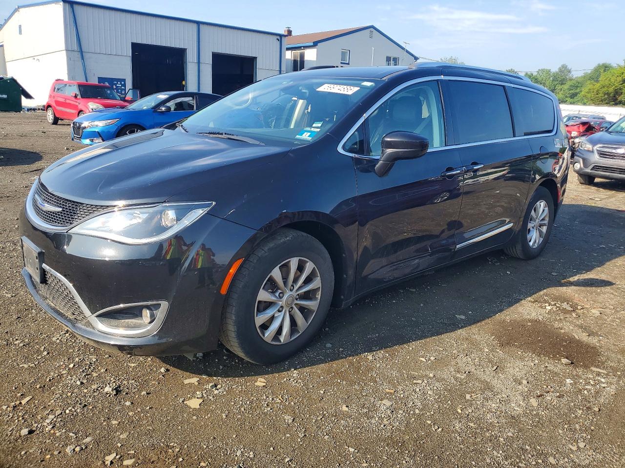 2C4RC1BG9KR526084 · 2019 CHRYSLER PACIFICA