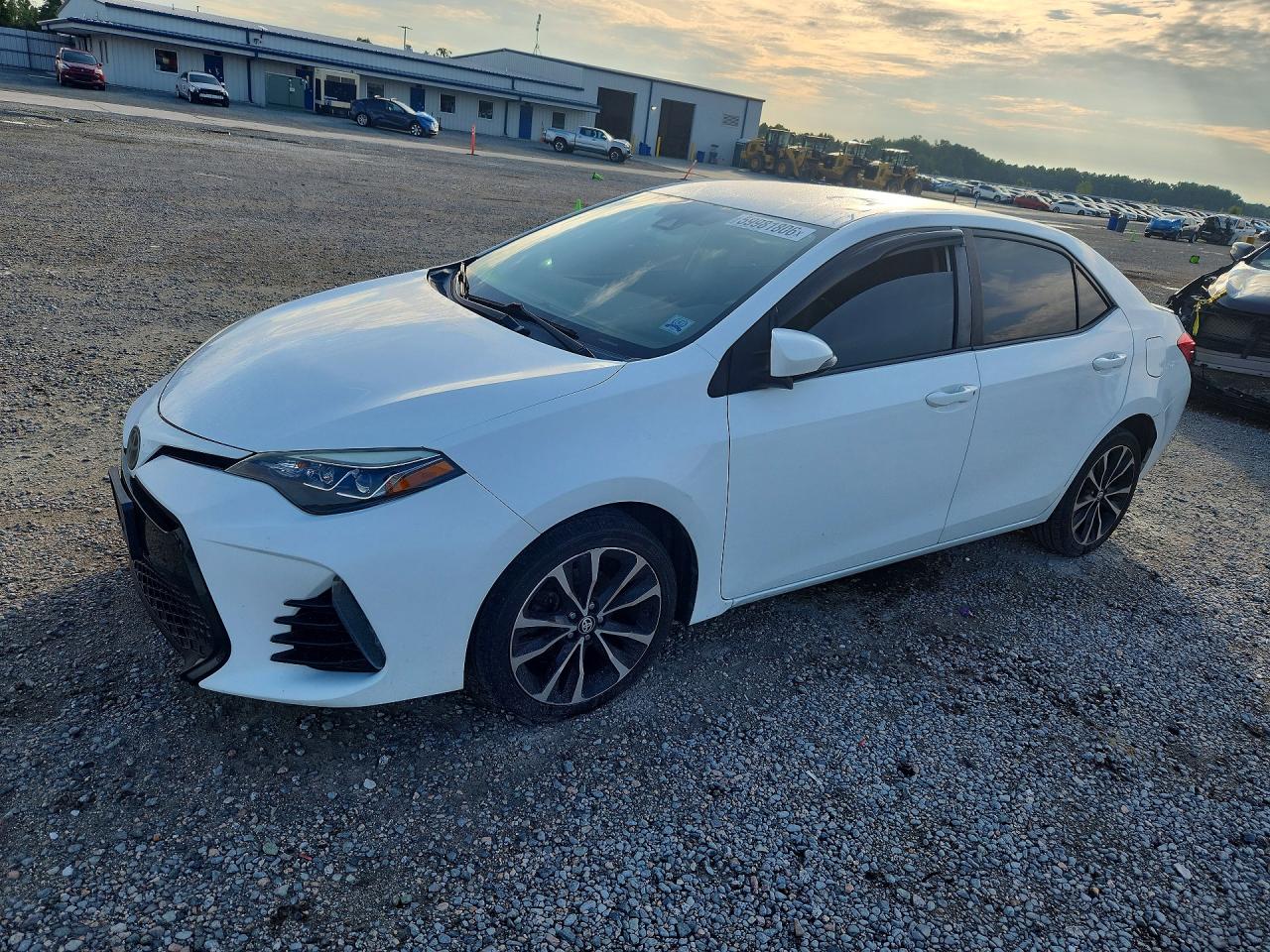 2T1BURHE6JC032038 · 2018 TOYOTA COROLLA