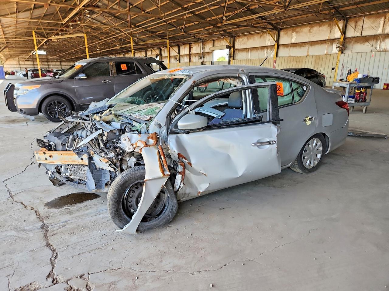 3N1CN7AP2KL850403 · 2019 NISSAN VERSA