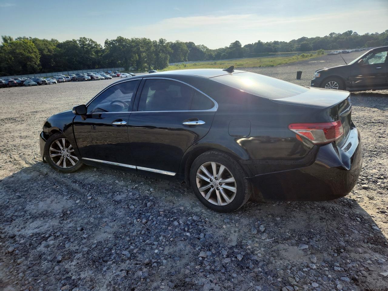 JTHBK1EG8B2438026 · 2011 LEXUS ES · 2/12