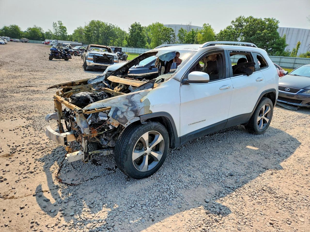 1C4PJMDXXKD343999 · 2019 JEEP CHEROKEE