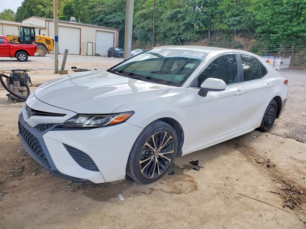 4T1B11HK2JU085785 · 2018 TOYOTA CAMRY