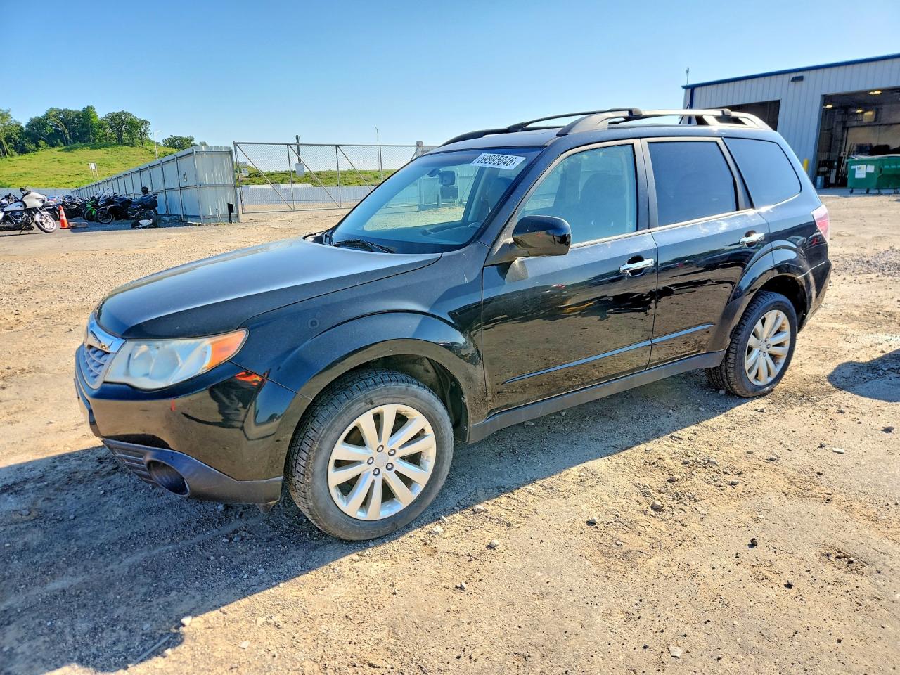 JF2SHAEC8BH778241 · 2011 SUBARU FORESTER