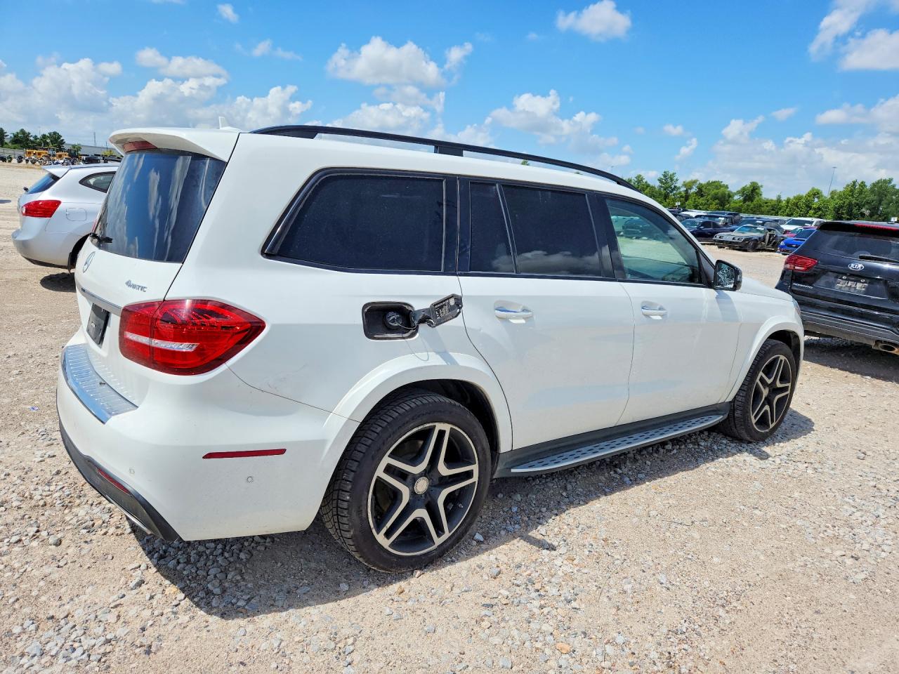 4JGDF7DE6HA876023 · 2017 MERCEDES-BENZ GLS · 3/13