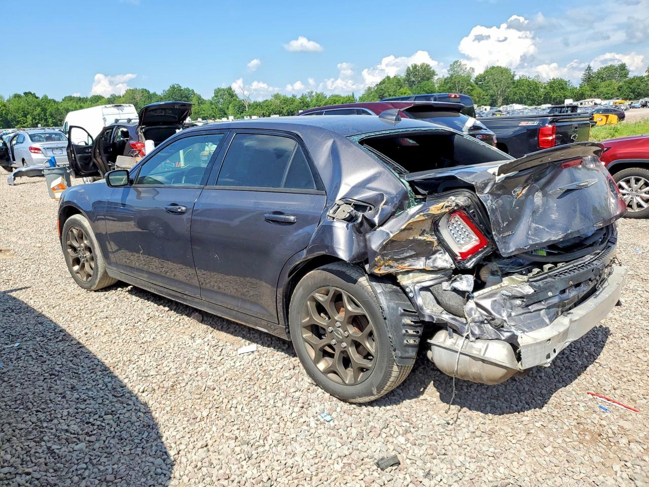 2C3CCAGG6KH550643 · 2019 CHRYSLER 300 · 2/13