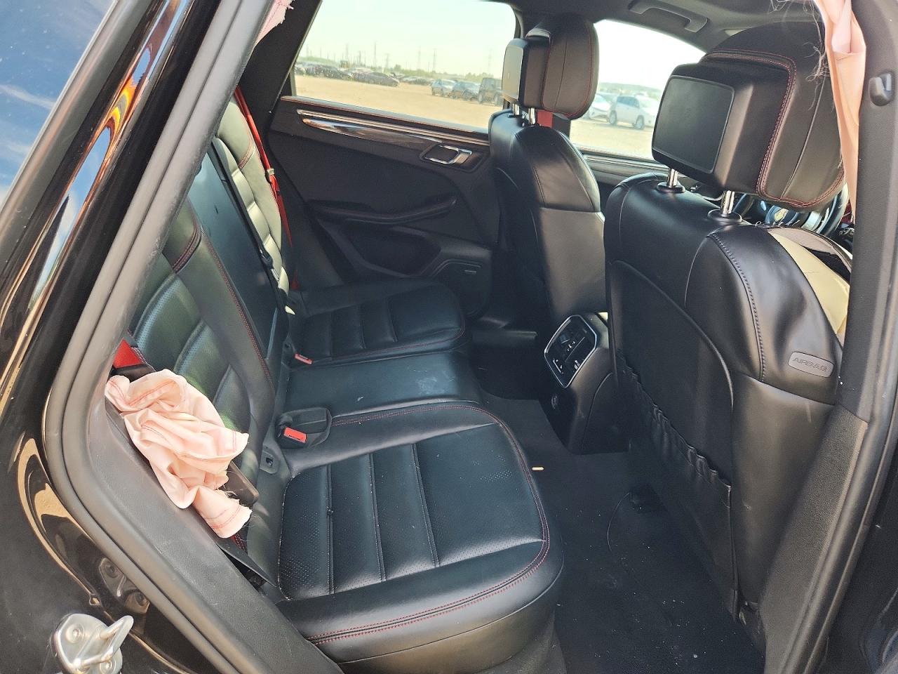 WP1AG2A57HLB56468 · 2017 PORSCHE MACAN · 10/12