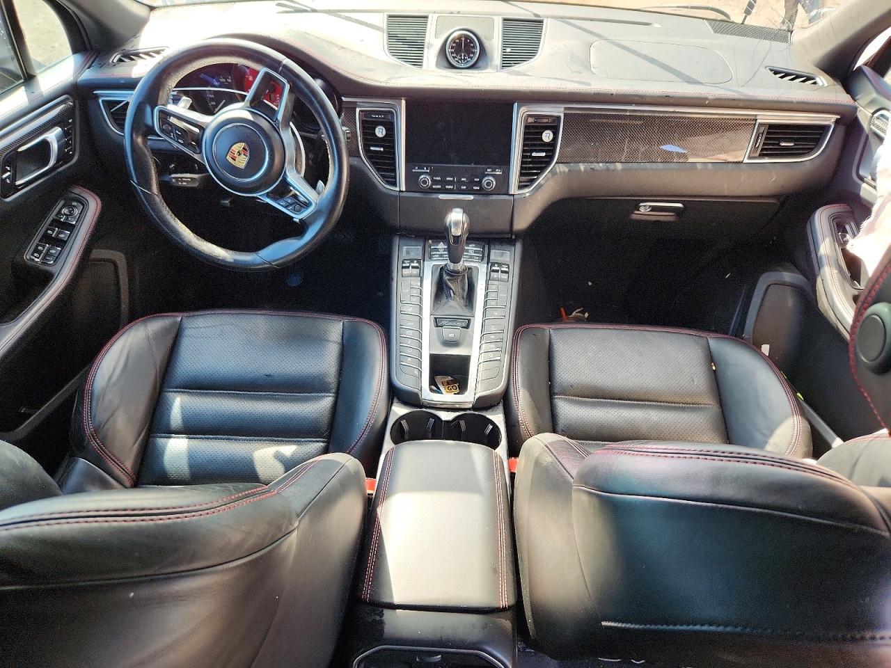 WP1AG2A57HLB56468 · 2017 PORSCHE MACAN · 8/12