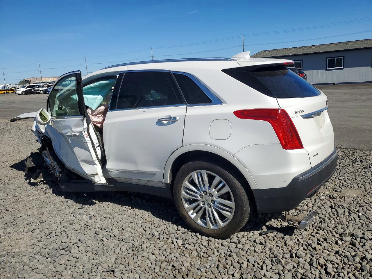 1GYKNERS4HZ105010 · 2017 CADILLAC XT5 · 2/13