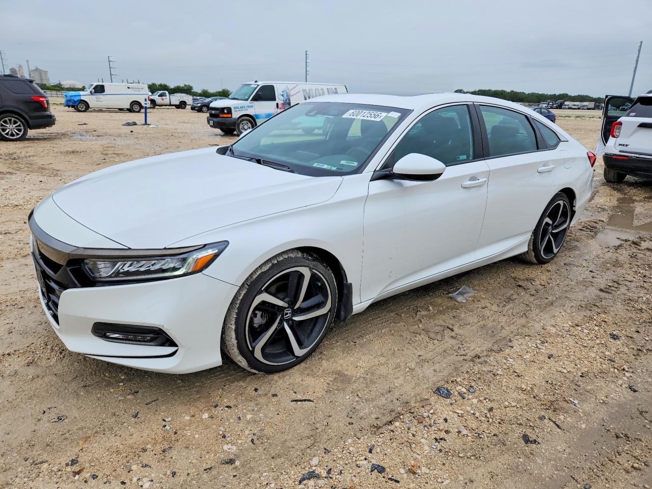1HGCV2F34KA023632 · 2019 HONDA ACCORD