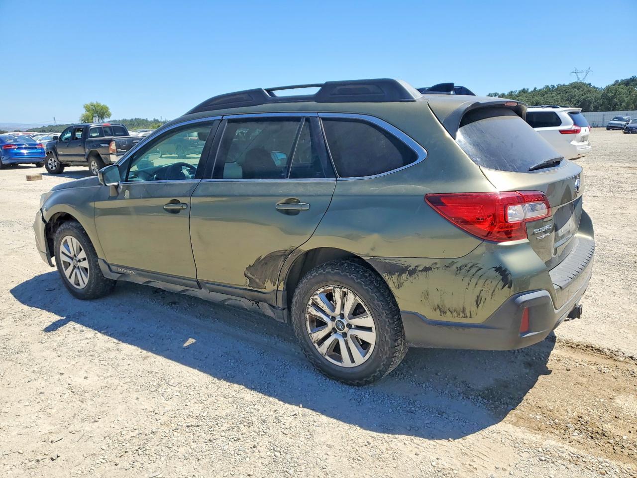4S4BSACC7J3264908 · 2018 SUBARU OUTBACK · 2/12
