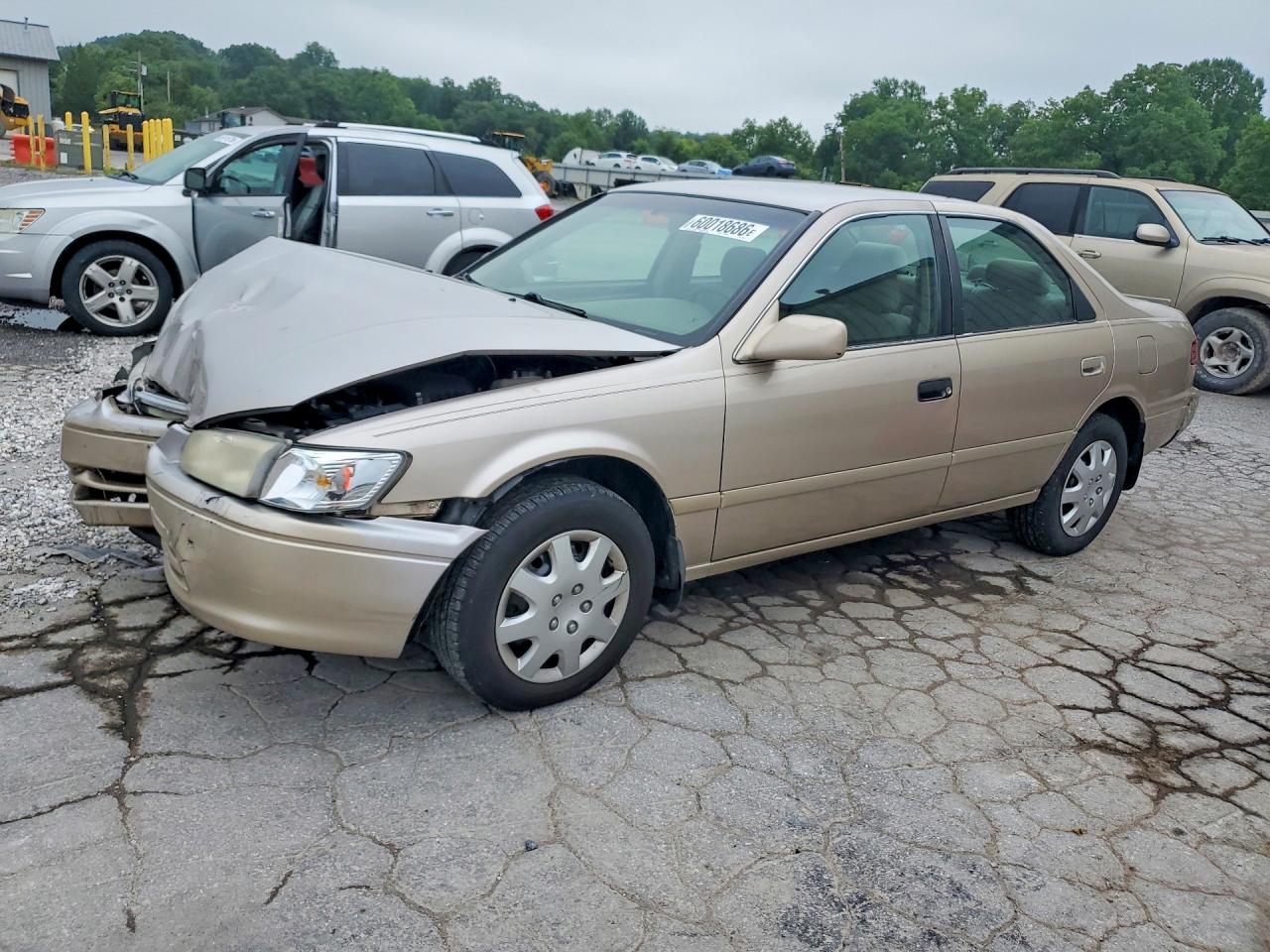 4T1BG22K9YU736918 · 2000 TOYOTA CAMRY